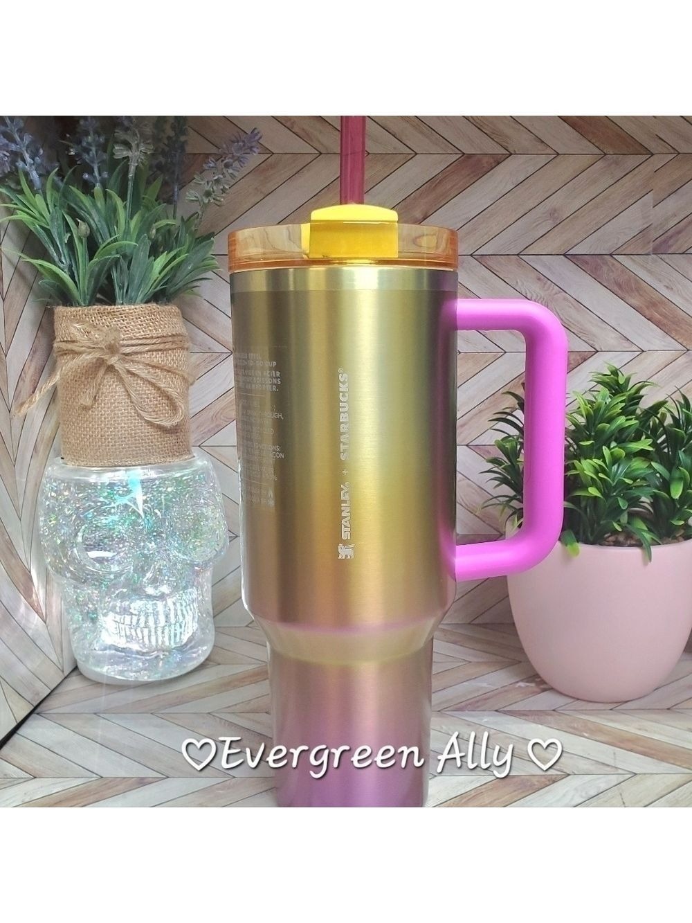 NWT Starbucks X Stanley 2024 PVD Metallic Gold Gradient Quencher 40 oz Tumbler - Picture 3 of 9